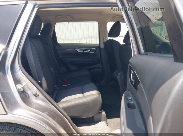 KNMAT2MT8JP588721 2018 NISSAN ROGUE Серый 
