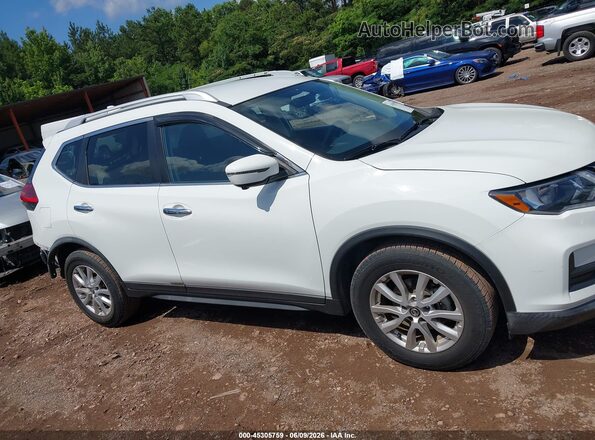 KNMAT2MT9HP560436 2017 NISSAN ROGUE Белый Вид задней части салона