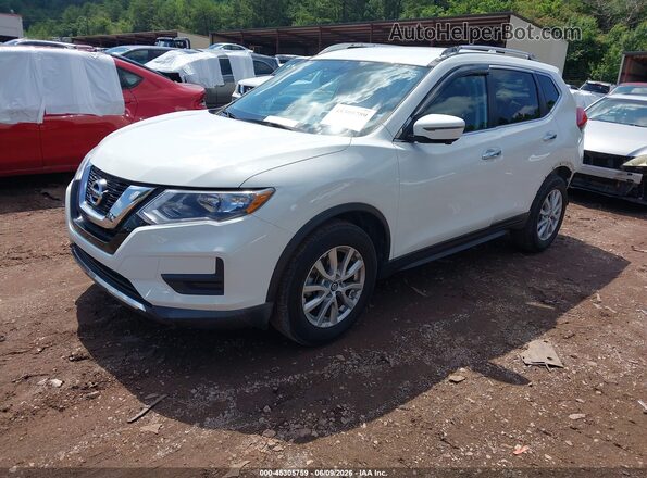 KNMAT2MT9HP560436 2017 NISSAN ROGUE Белый Передняя левая четверть