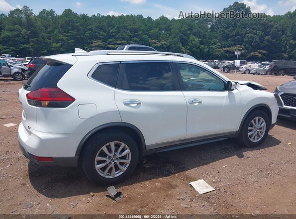 KNMAT2MT9JP570065 2018 NISSAN ROGUE White Rear interior view