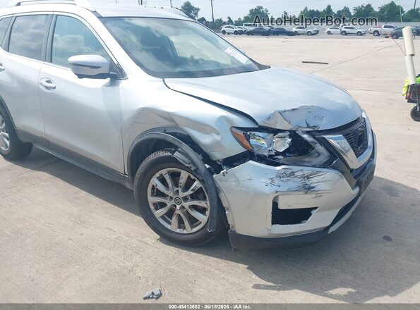 KNMAT2MT9JP605557 2018 NISSAN ROGUE Silver Front view