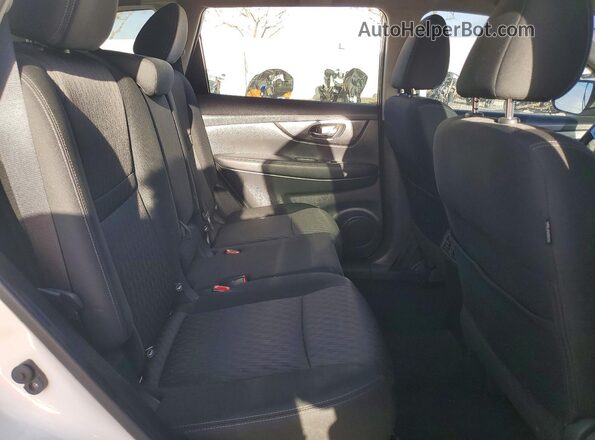 KNMAT2MT9KP535060 2019 NISSAN ROGUE White Rear interior view