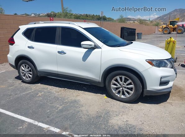 KNMAT2MTXHP543757 2017 NISSAN ROGUE White Rear interior view