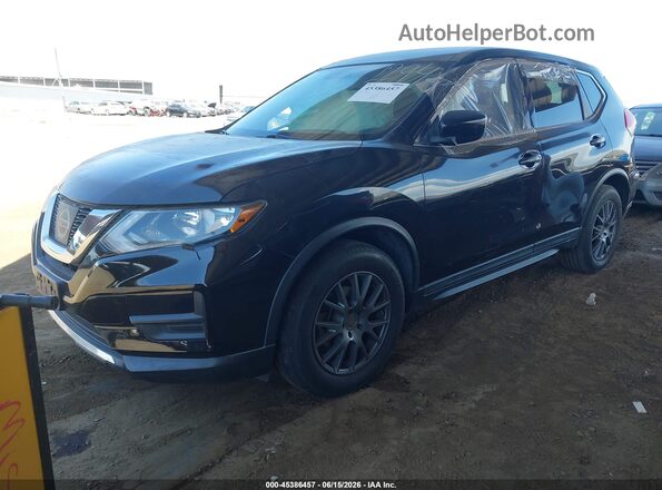 KNMAT2MTXHP575723 2017 NISSAN ROGUE Черный Передняя левая четверть