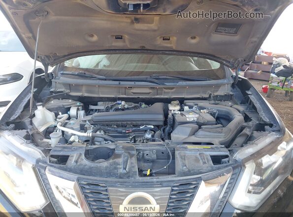 KNMAT2MTXHP575723 2017 NISSAN ROGUE Черный Вид сзади