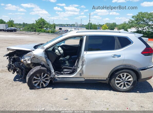 KNMAT2MV0HP575067 2017 NISSAN ROGUE Silver 360 interior view