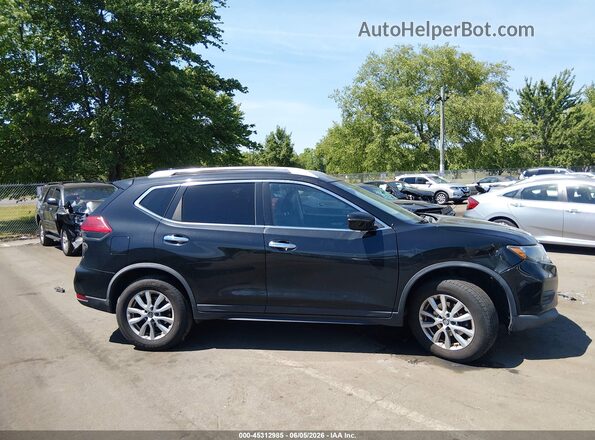 KNMAT2MV0HP582276 2017 NISSAN ROGUE Black უკანა სალონის ხედი
