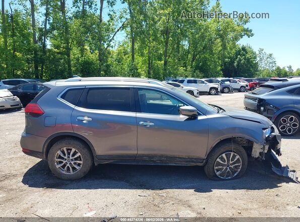 KNMAT2MV0JP559151 2018 NISSAN ROGUE Gray Rear interior view