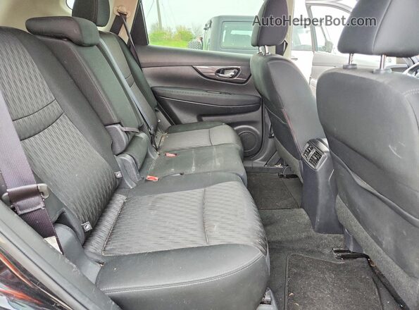 KNMAT2MV0JP583045 2018 NISSAN ROGUE Black Widok wnętrza z tyłu