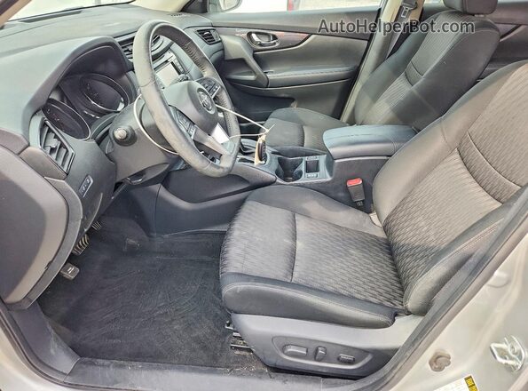 KNMAT2MV1HP601059 2017 NISSAN ROGUE Silver Սալոնի դիմացի տեսք