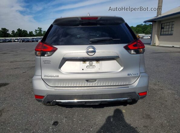 KNMAT2MV1JP503414 2018 NISSAN ROGUE Silver Вид ззаду