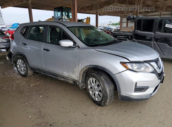 KNMAT2MV1JP554251 2018 NISSAN ROGUE Серебряный Передняя правая четверть