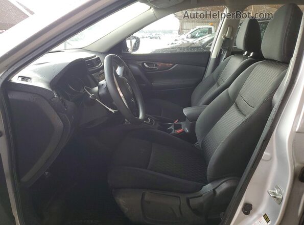 KNMAT2MV1JP554251 2018 NISSAN ROGUE Серебряный Вид салона спереди