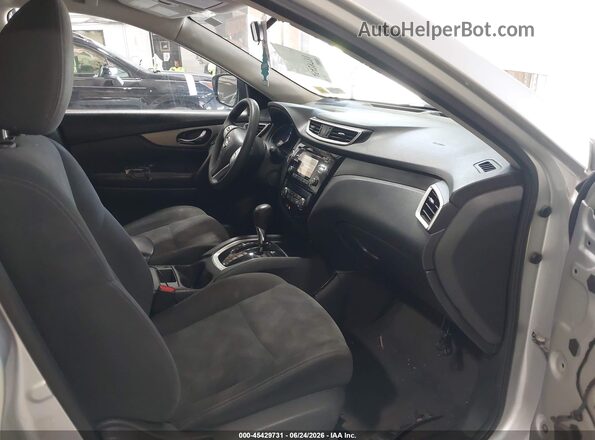 KNMAT2MV2GP599658 2016 NISSAN ROGUE Gray Widok wnętrza z przodu