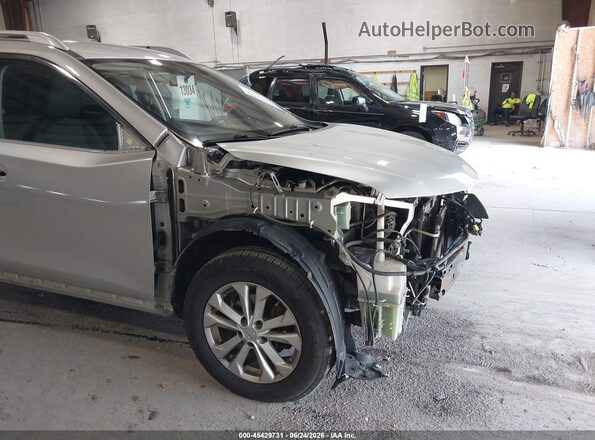 KNMAT2MV2GP599658 2016 NISSAN ROGUE Gray Widok wnętrza z tyłu
