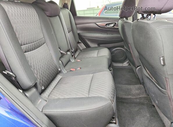KNMAT2MV2HP570744 2017 NISSAN ROGUE Blue Rear seats view