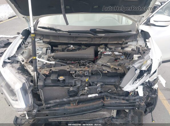 KNMAT2MV2HP592873 2017 NISSAN ROGUE White Rear view