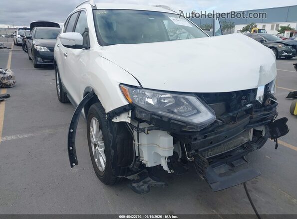 KNMAT2MV2HP592873 2017 NISSAN ROGUE White 360 interior view