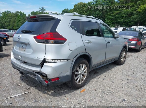 KNMAT2MV2JP529147 2018 NISSAN ROGUE Серебряный Задняя правая четверть