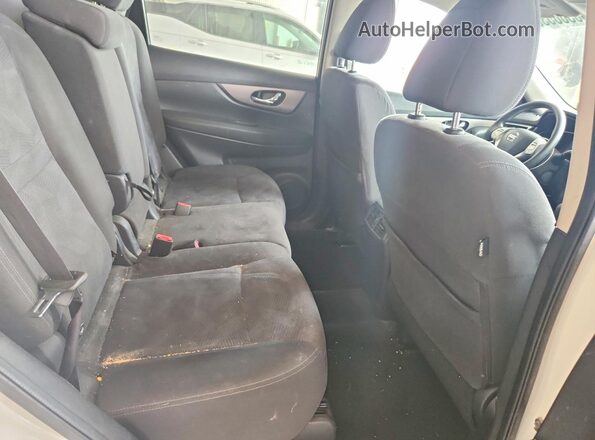 KNMAT2MV3GP675226 2016 NISSAN ROGUE White Rear seats view