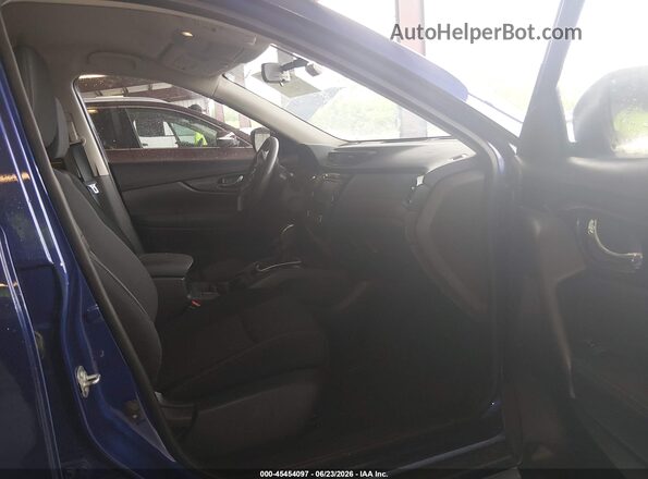 KNMAT2MV3JP558558 2018 NISSAN ROGUE Blue Front interior view