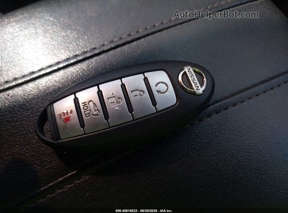 KNMAT2MV3JP570077 2018 NISSAN ROGUE Белый Вид панели приборов