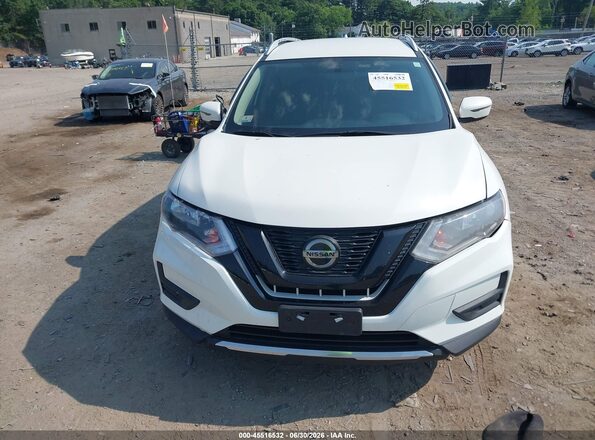 KNMAT2MV3JP570077 2018 NISSAN ROGUE Белый Вид задней части салона