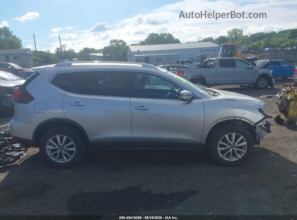 KNMAT2MV3JP570354 2018 NISSAN ROGUE Silver Rear interior view