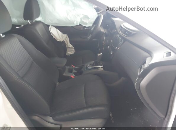 KNMAT2MV3JP584352 2018 NISSAN ROGUE White Front interior view