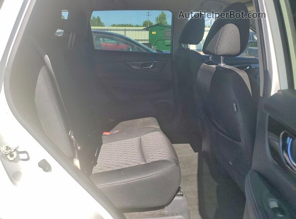 KNMAT2MV3JP616510 2018 NISSAN ROGUE White Rear interior view