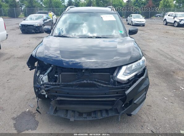 KNMAT2MV4HP521965 2017 NISSAN ROGUE Черный Вид задней части салона