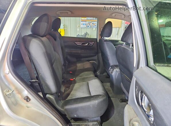 KNMAT2MV4HP538216 2017 NISSAN ROGUE Silver 