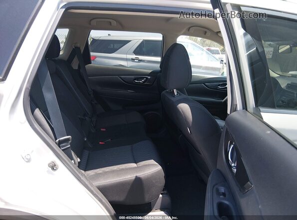 KNMAT2MV4HP552231 2017 NISSAN ROGUE Silver 