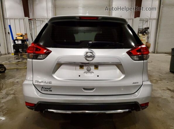 KNMAT2MV4HP582491 2017 NISSAN ROGUE Серебряный 