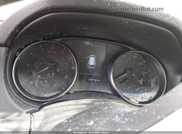 KNMAT2MV4JP538769 2018 NISSAN ROGUE White Vista de los asientos traseros