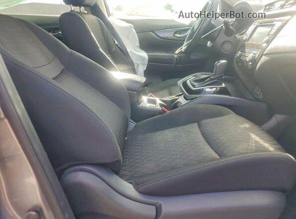 KNMAT2MV4JP563512 2018 NISSAN ROGUE Gray Вид салону спереду