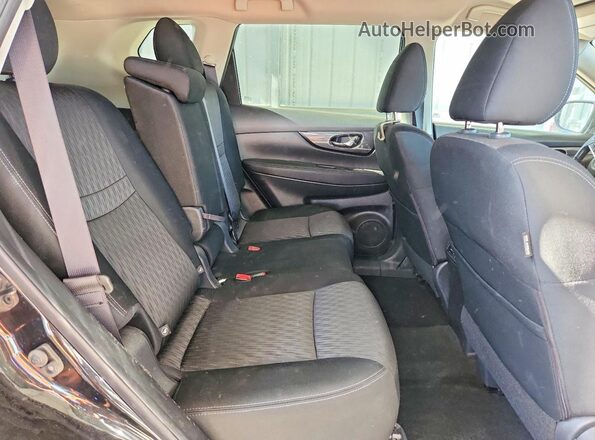 KNMAT2MV5JP546072 2018 NISSAN ROGUE Black Rear interior view