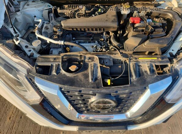KNMAT2MV5JP584580 2018 NISSAN ROGUE White Vista del compartimento del motor