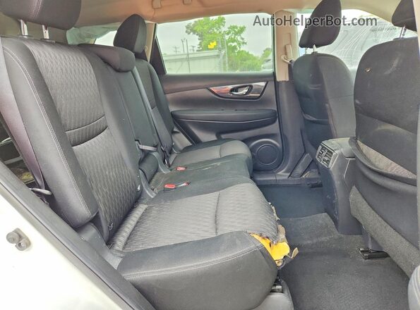 KNMAT2MV5KP529662 2019 NISSAN ROGUE White უკანა სალონის ხედი