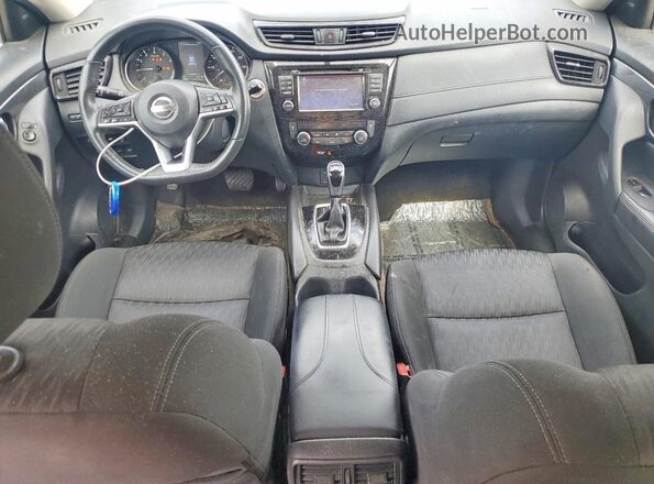 KNMAT2MV6HP552568 2017 NISSAN ROGUE Blue Вид панелі приладів