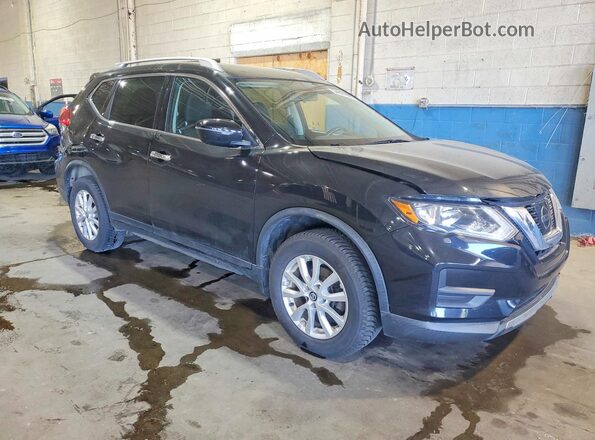 KNMAT2MV6HP588857 2017 NISSAN ROGUE Черный Передняя правая четверть