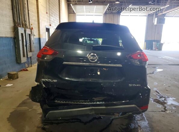 KNMAT2MV6HP588857 2017 NISSAN ROGUE Черный Вид сзади