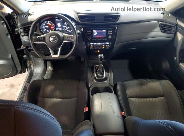 KNMAT2MV6HP588857 2017 NISSAN ROGUE Черный Вид панели приборов