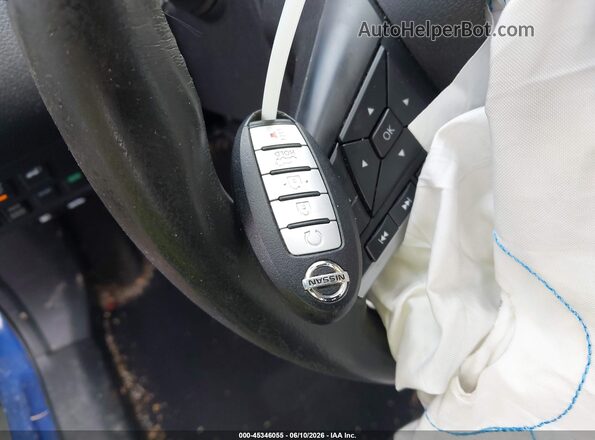 KNMAT2MV6HP617774 2017 NISSAN ROGUE Blue Dashboard view