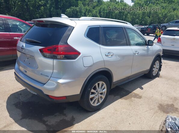 KNMAT2MV6JP540104 2018 NISSAN ROGUE Gray Trasero derecho