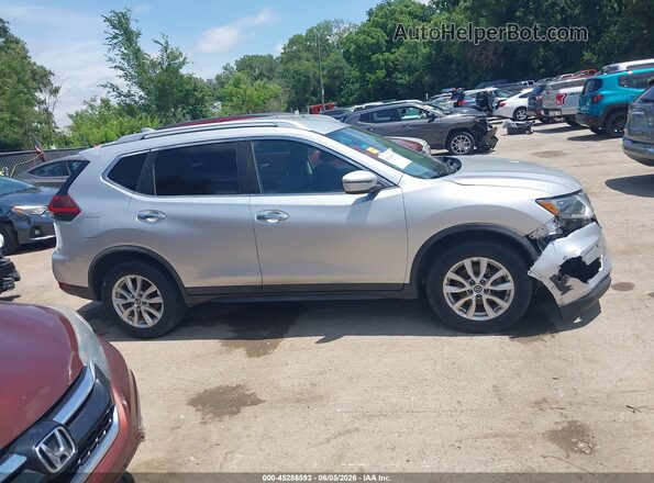 KNMAT2MV6JP540104 2018 NISSAN ROGUE Gray Vista interior trasera