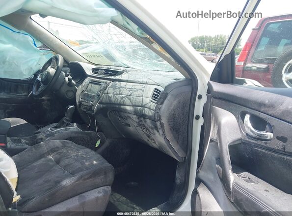 KNMAT2MV6JP556156 2018 NISSAN ROGUE Белый Вид салона спереди