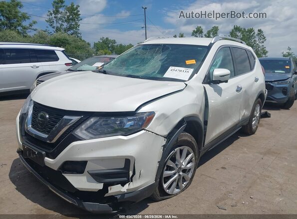 KNMAT2MV6JP556156 2018 NISSAN ROGUE Белый Передняя левая четверть