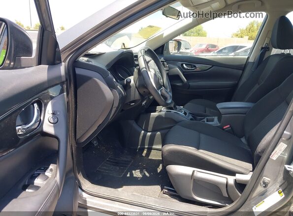 KNMAT2MV6JP560983 2018 NISSAN ROGUE Black Front interior view