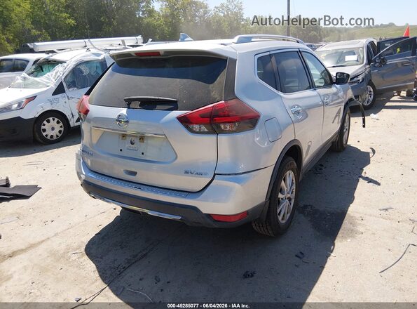 KNMAT2MV6JP594969 2018 NISSAN ROGUE Серебряный Задняя правая четверть